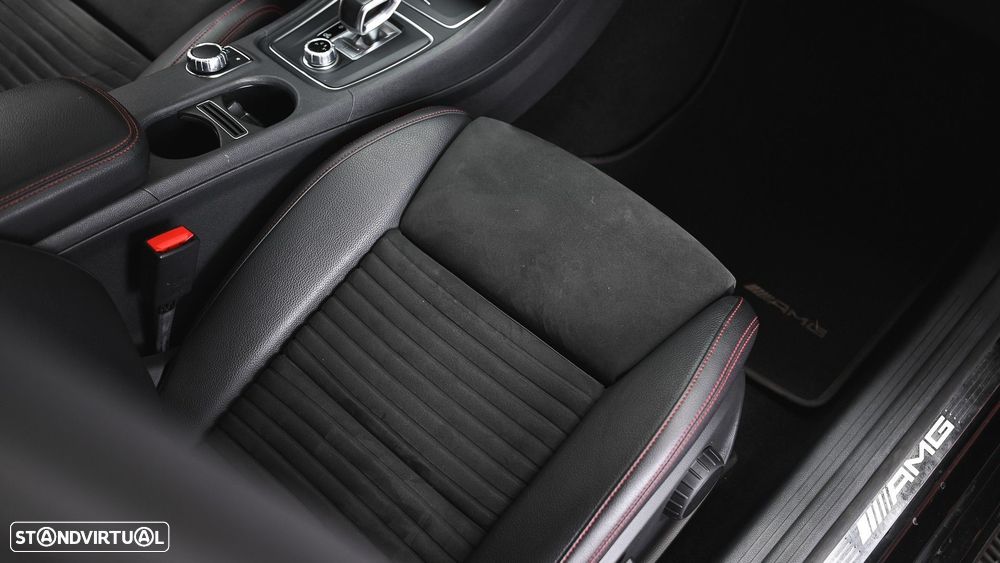 Mercedes-Benz CLA 45 AMG 4Matic Speedshift 7G-DCT Night Edition - 42