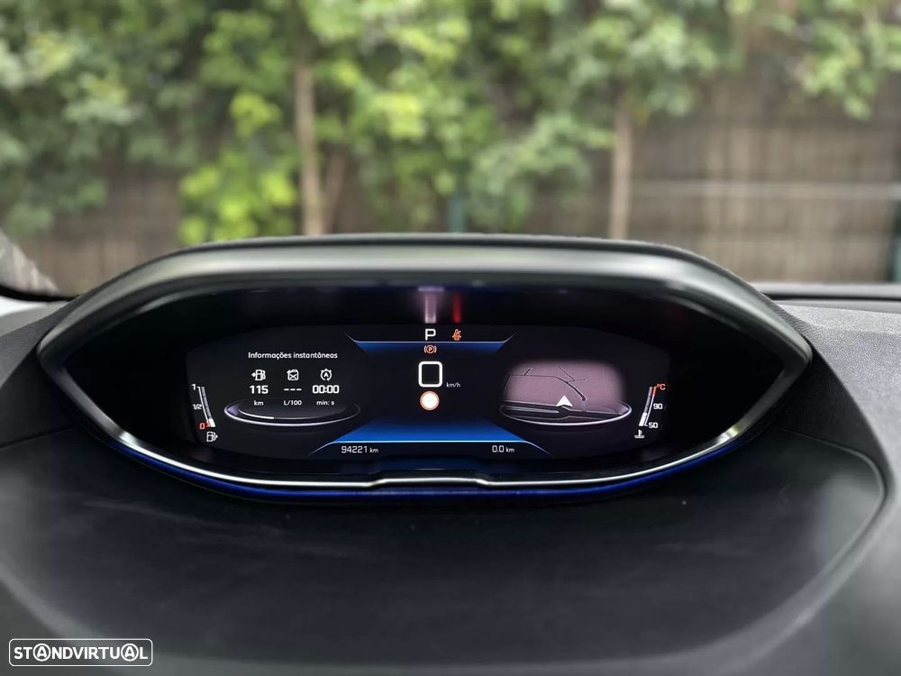 Peugeot 3008 1.2 PureTech Allure Pack EAT8 - 24