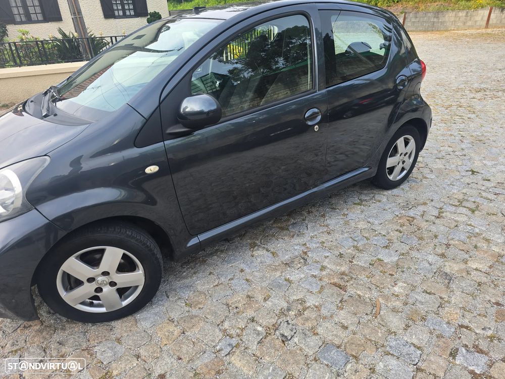 Toyota Aygo Blue - 6