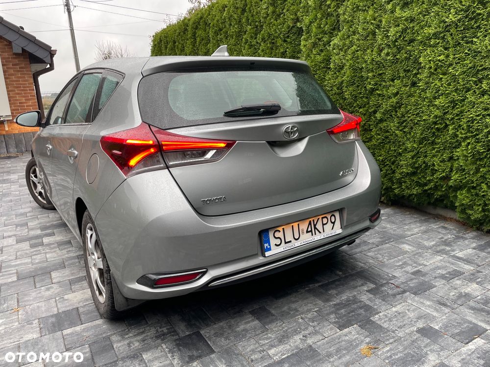 Toyota Auris 1.6 Premium - 4