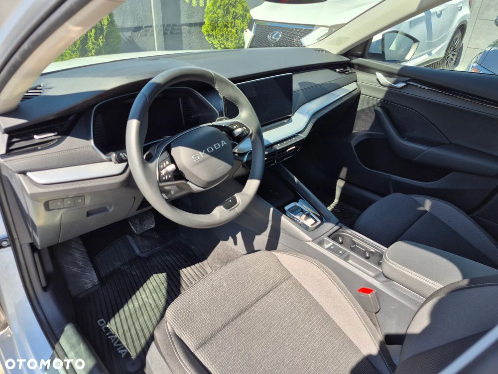 Skoda Octavia 2.0 TDI Edition 130 Selection DSG - 8