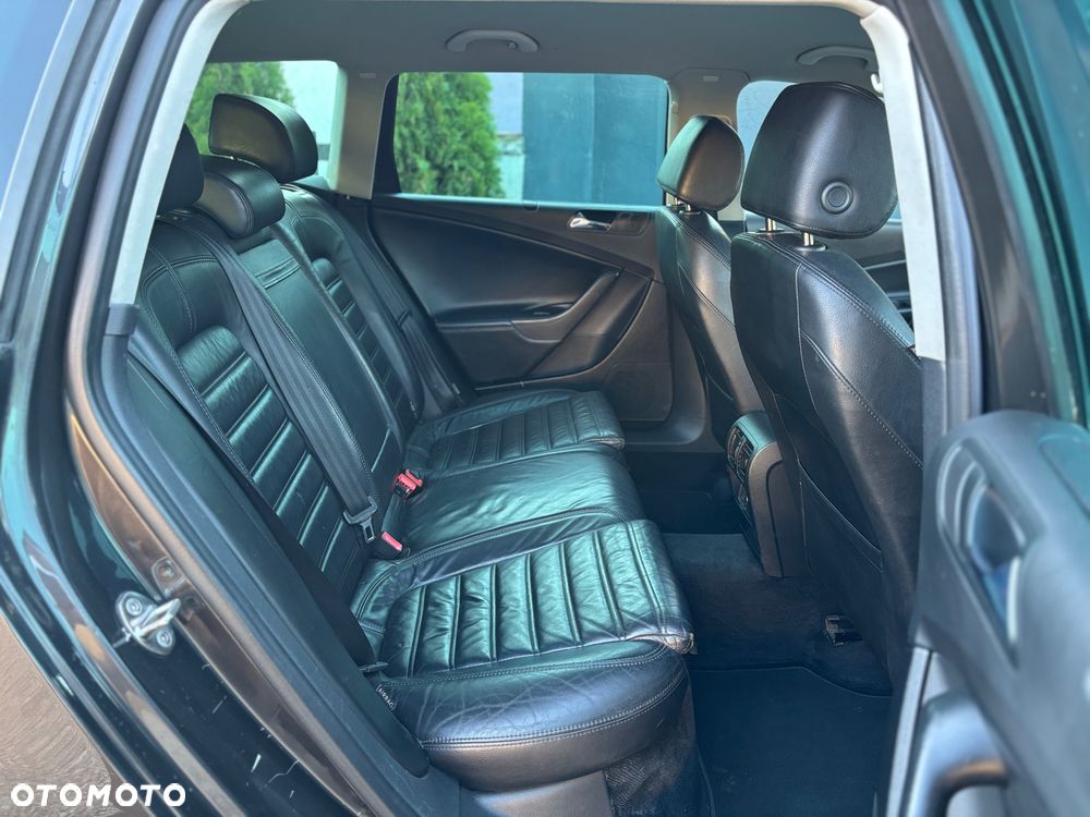 Volkswagen Passat 2.0 TDI 4Mot Highline - 22