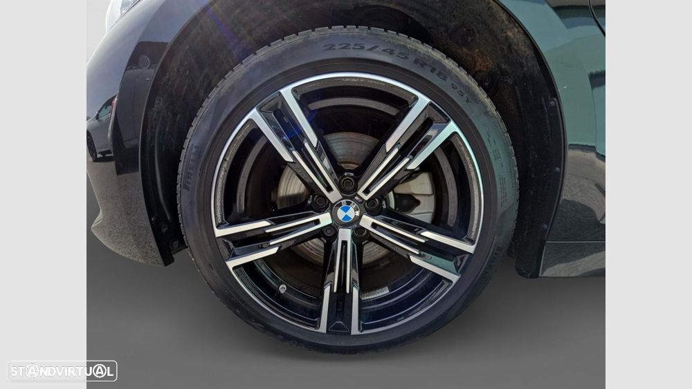BMW 330 e Pack Desportivo M Auto - 16