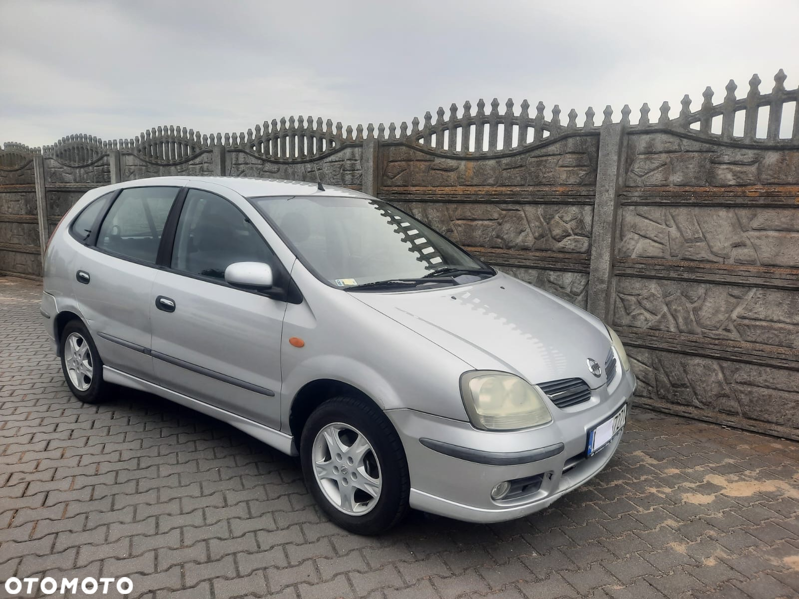 Nissan Almera Tino - 3