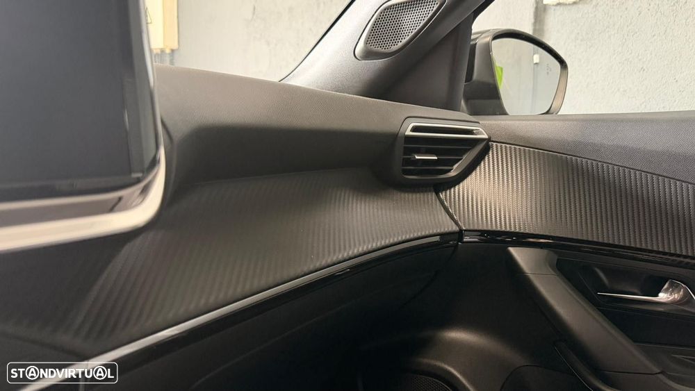 Peugeot 2008 1.2 PureTech Allure - 36