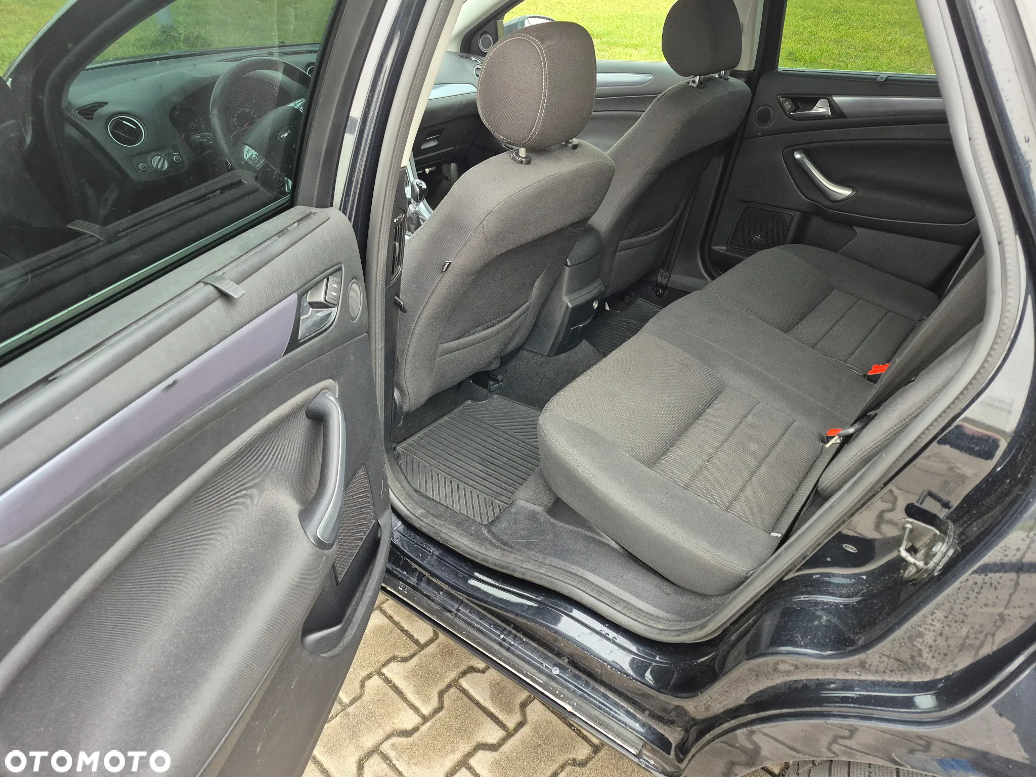 Ford Mondeo - 12