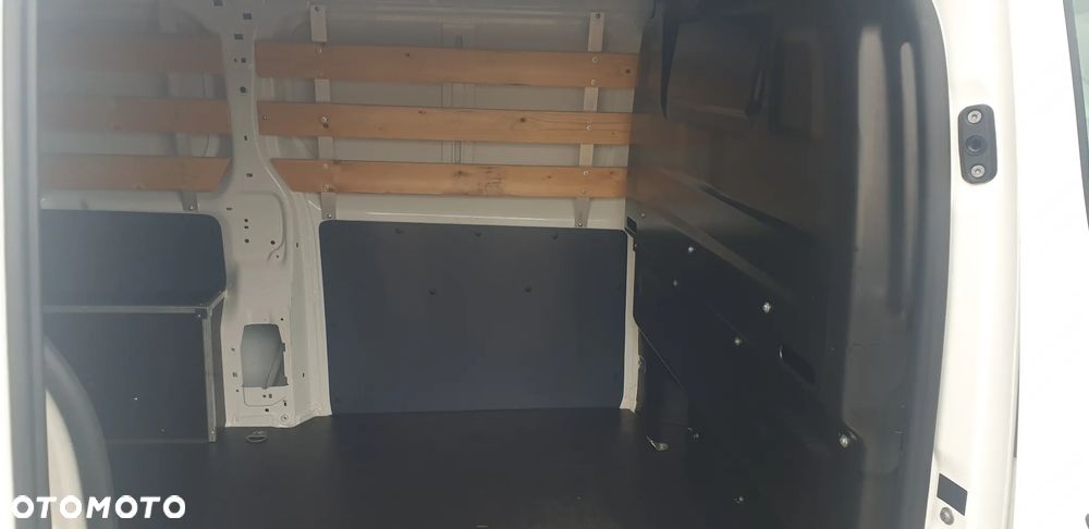 Opel vivaro - 10