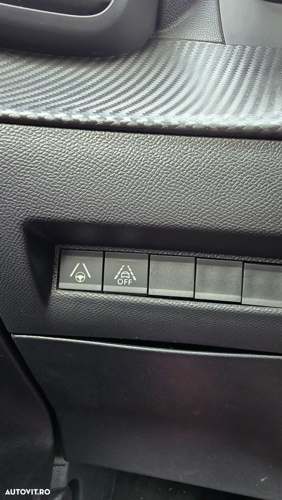 Peugeot 208 1.2 L PureTech STT EAT8 GT Line - 13