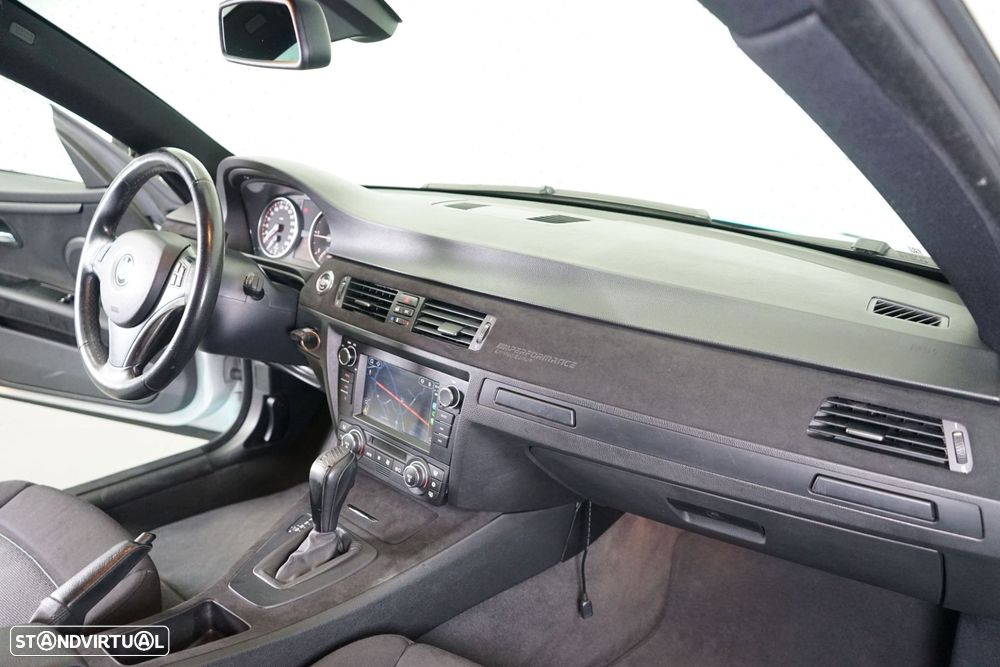 BMW 320 d Coupe Auto - 21