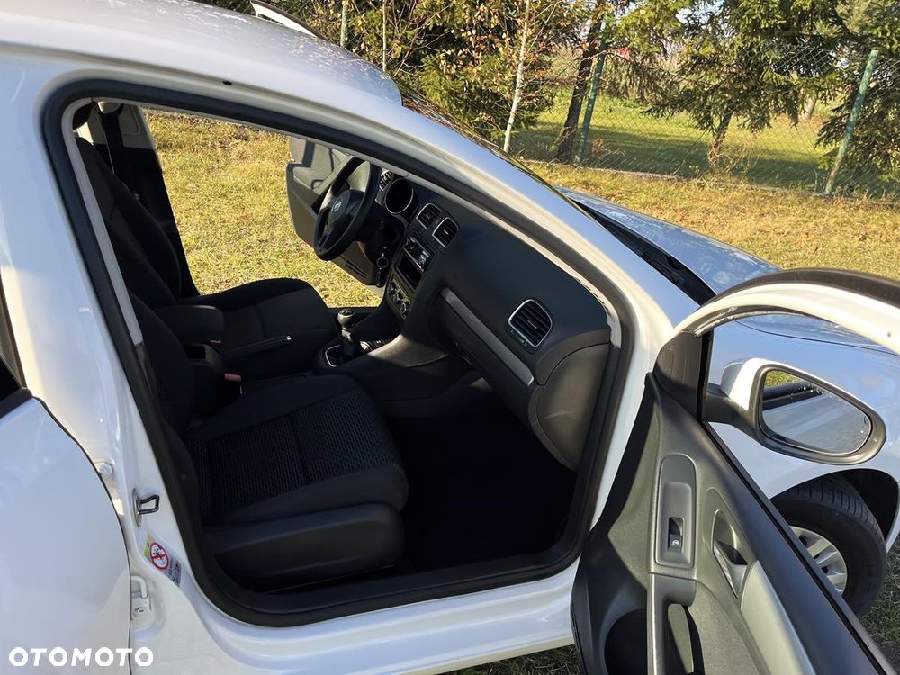 Volkswagen Golf - 6