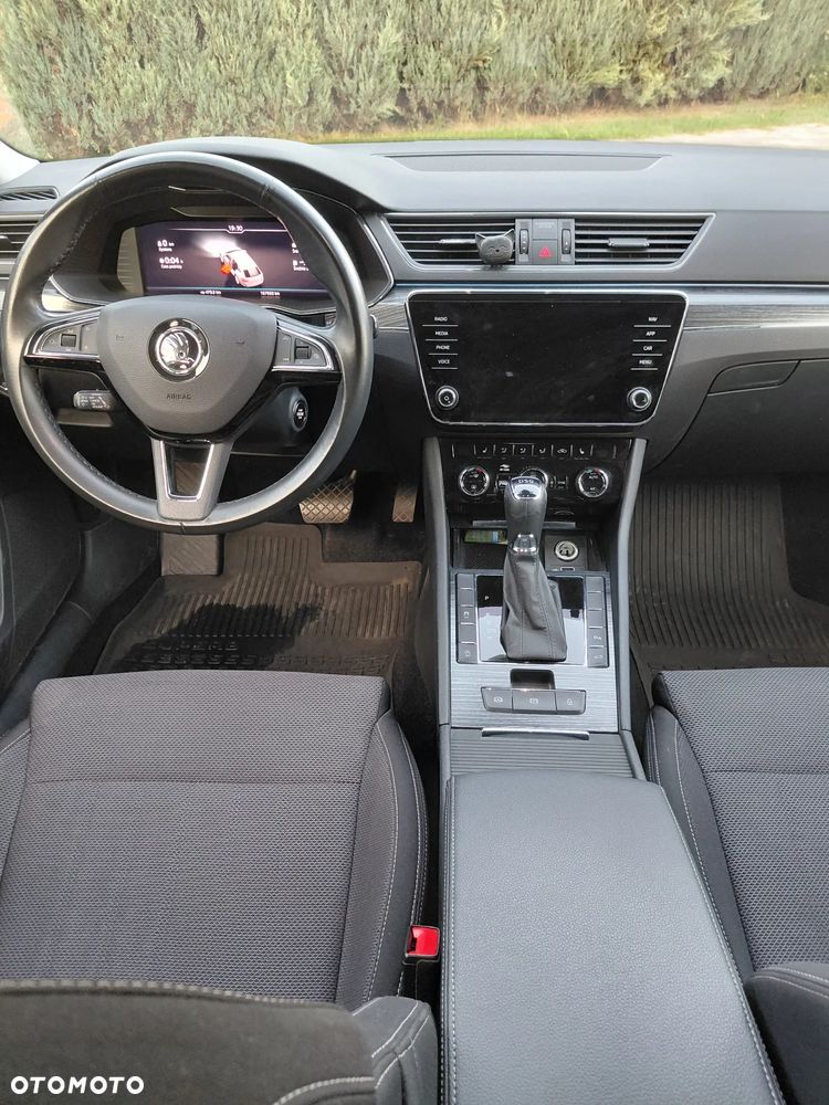 Skoda Superb 2.0 TSI Ambition DSG - 21