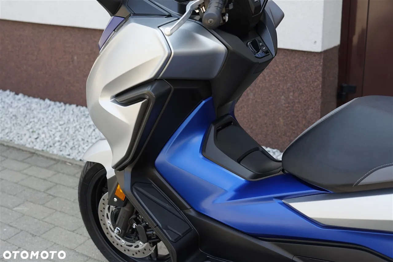 Honda NSS - 28