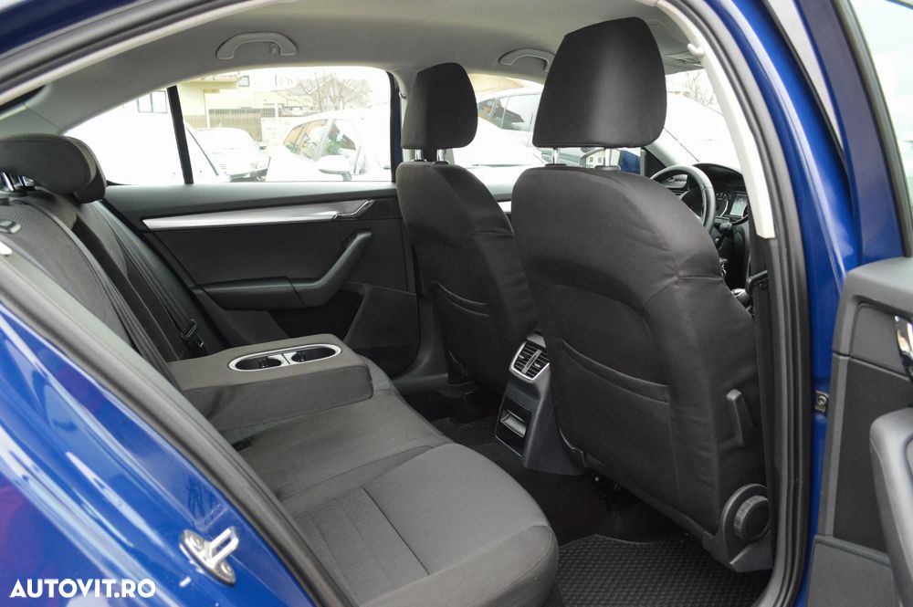 Skoda Octavia 1.6 TDI Ambiente - 25