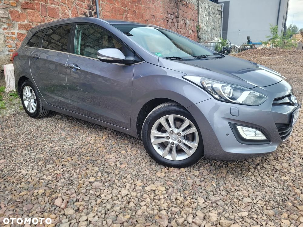 Hyundai i30 i30cw 1.6 Fifa World Cup Edition - 5