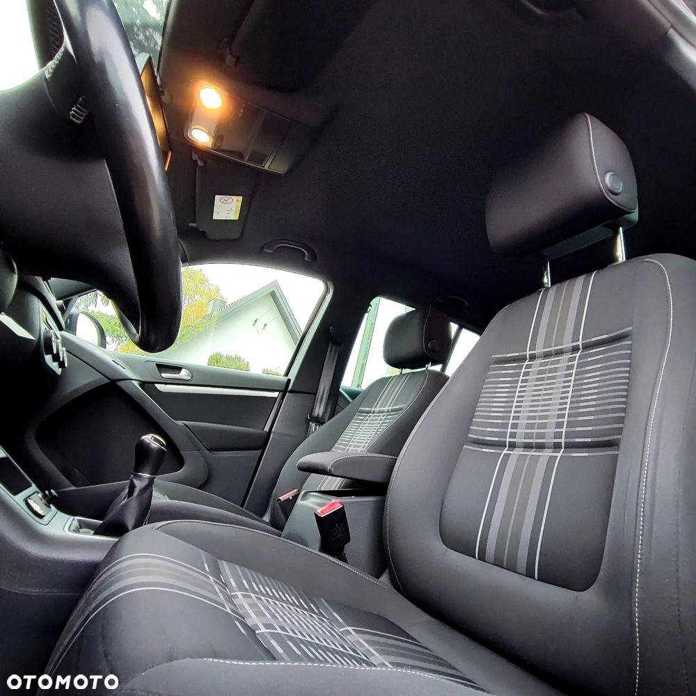 Volkswagen Tiguan 2.0 TDI SCR BlueMotion Technology Lounge Sport & Style - 25