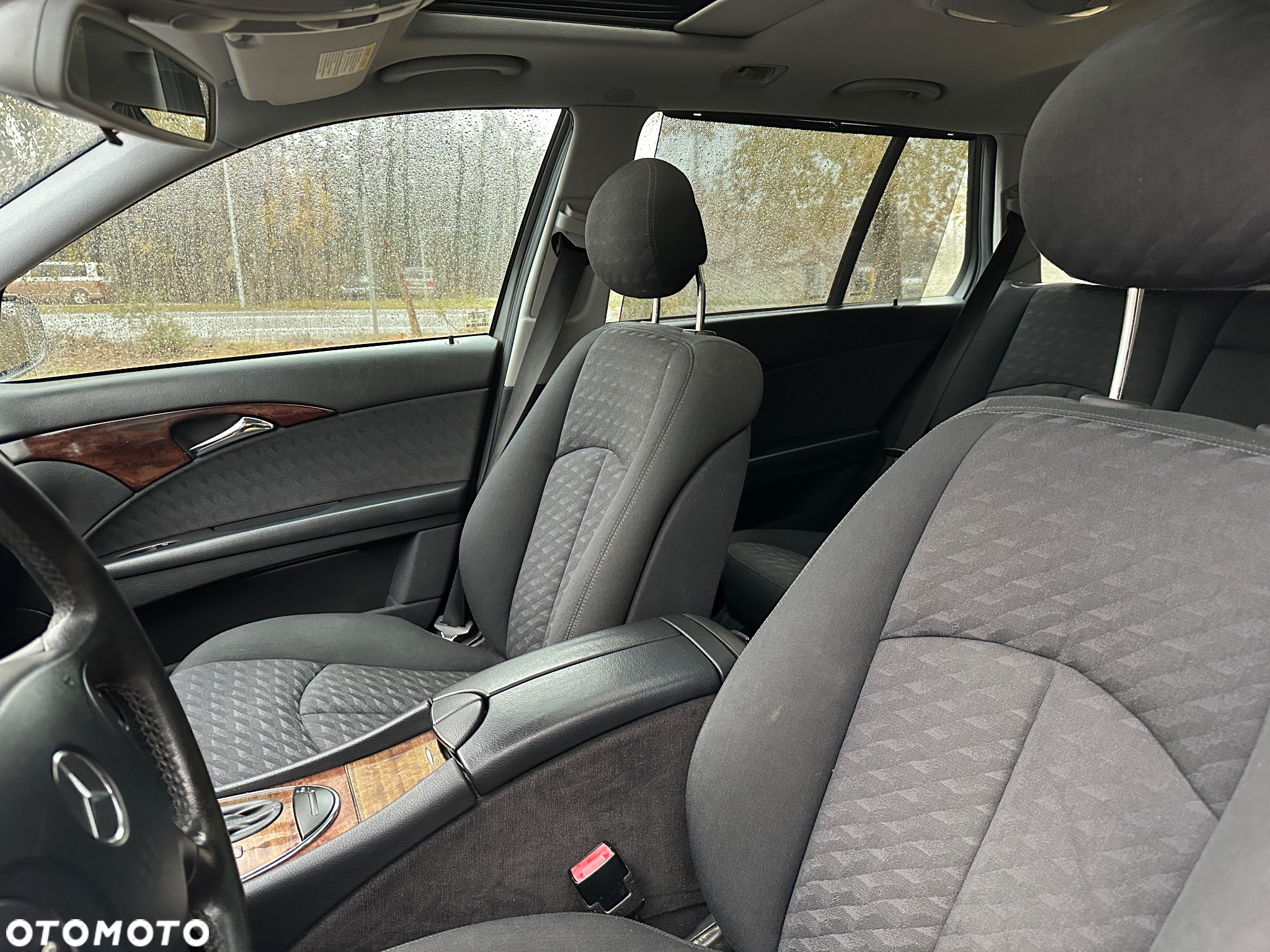 Mercedes-Benz Klasa E 200 T Kompressor Automatik Classic - 26