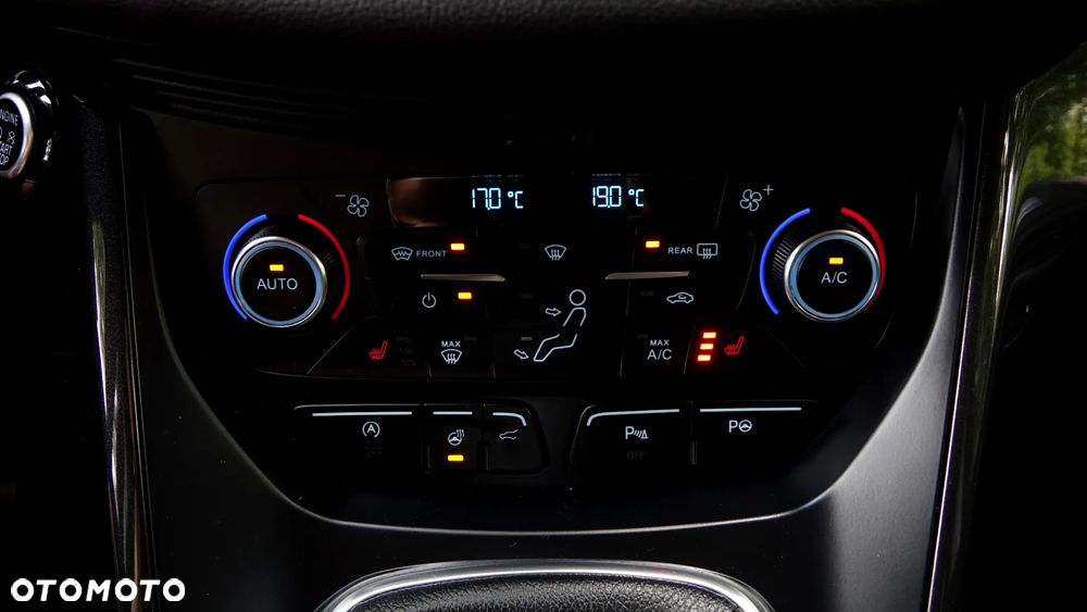 Ford Kuga 1.5 EcoBoost 2x4 Titanium - 19