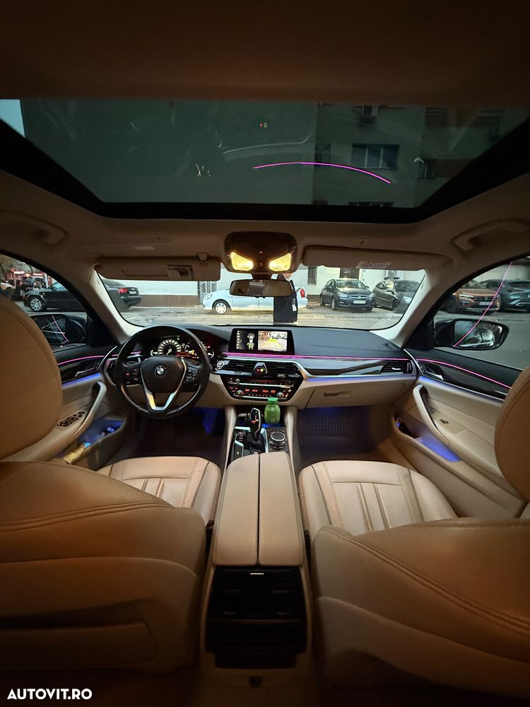 BMW Seria 5 520i AT - 13