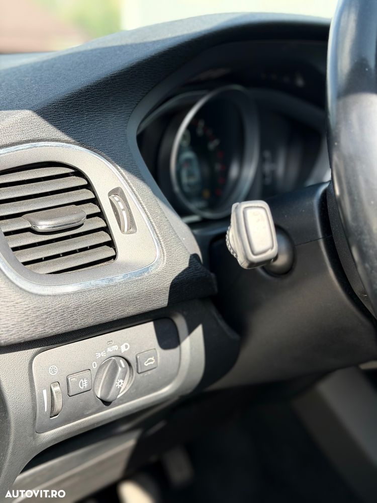Volvo V40 T2 Momentum - 14