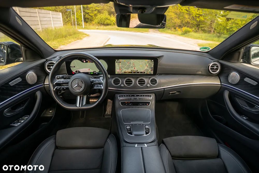 Mercedes-Benz Klasa E 300de 4Matic 9G-TRONIC - 39