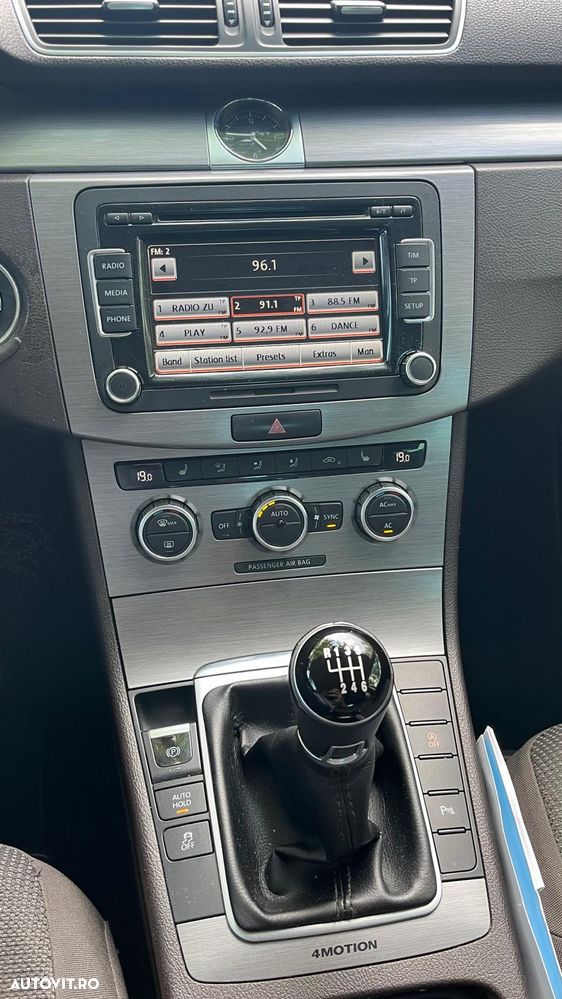 Volkswagen Passat 2.0 TDI BlueMotion Tehnology 4Motion Comfortline - 15