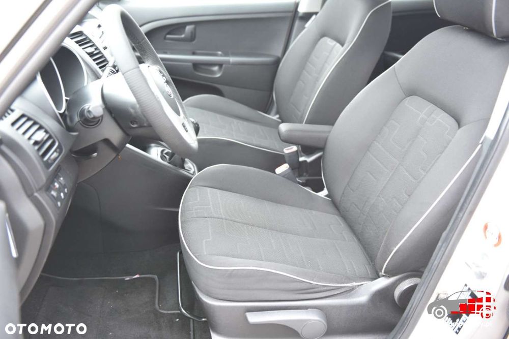 Kia Venga - 16