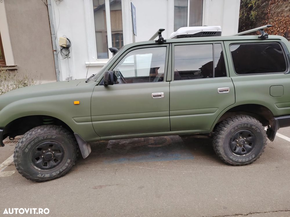 Toyota Land Cruiser - 24