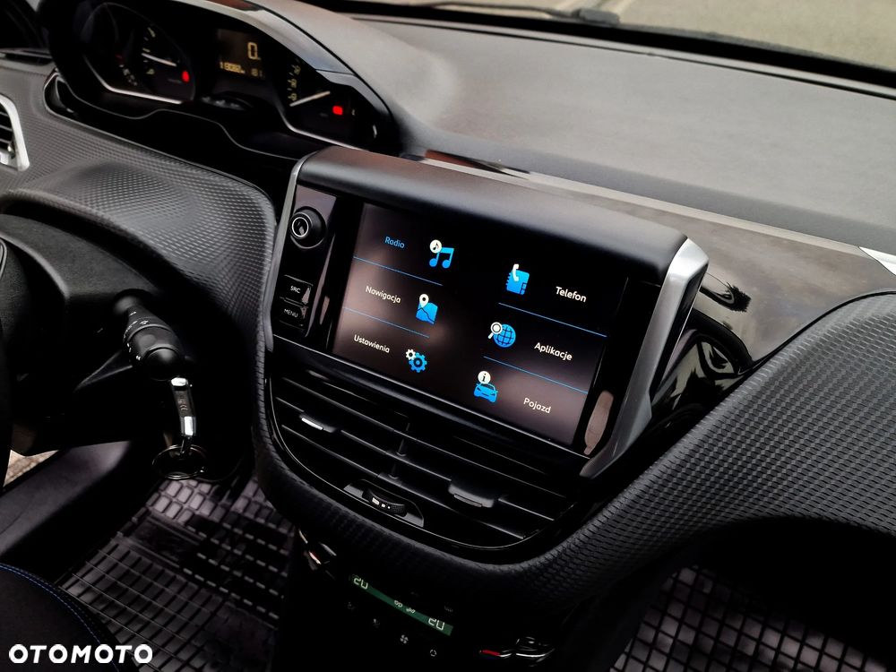 Peugeot 208 1.2 PureTech Style - 18