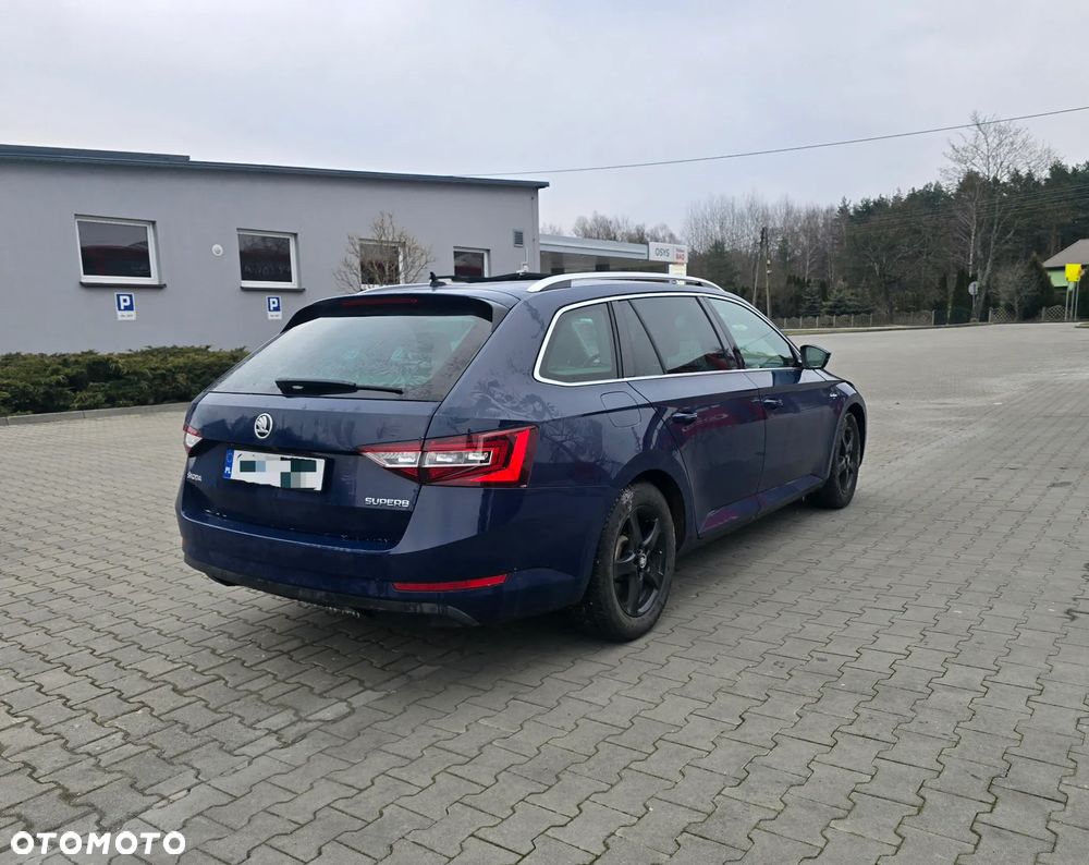 Skoda Superb 2.0 TDI L&K DSG - 11
