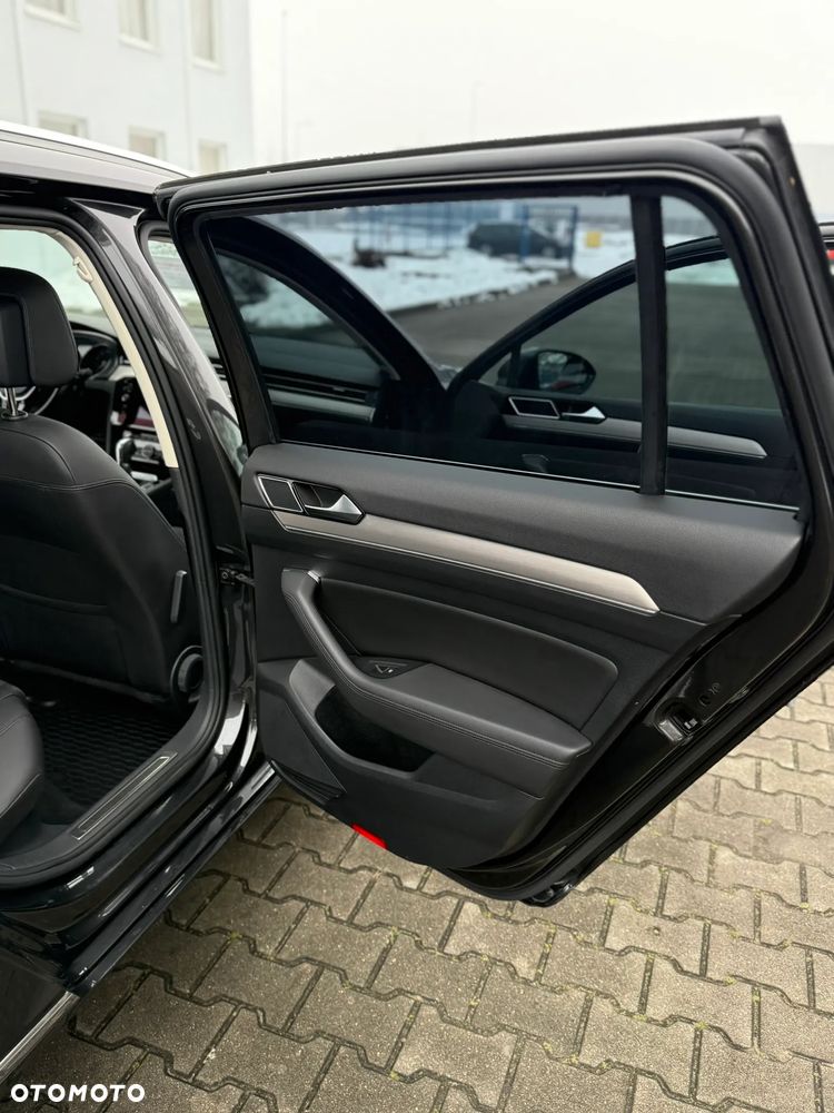Volkswagen Passat Variant 2.0 TDI SCR DSG Highline - 5