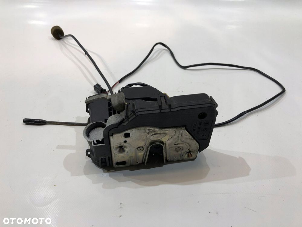 mercedes w203 zamek drzwi prawy przód przedni - 2