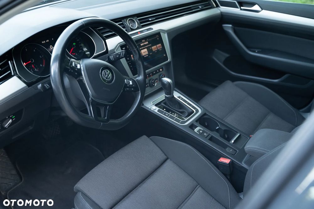 Volkswagen Passat 2.0 TDI SCR DSG Comfortline - 21