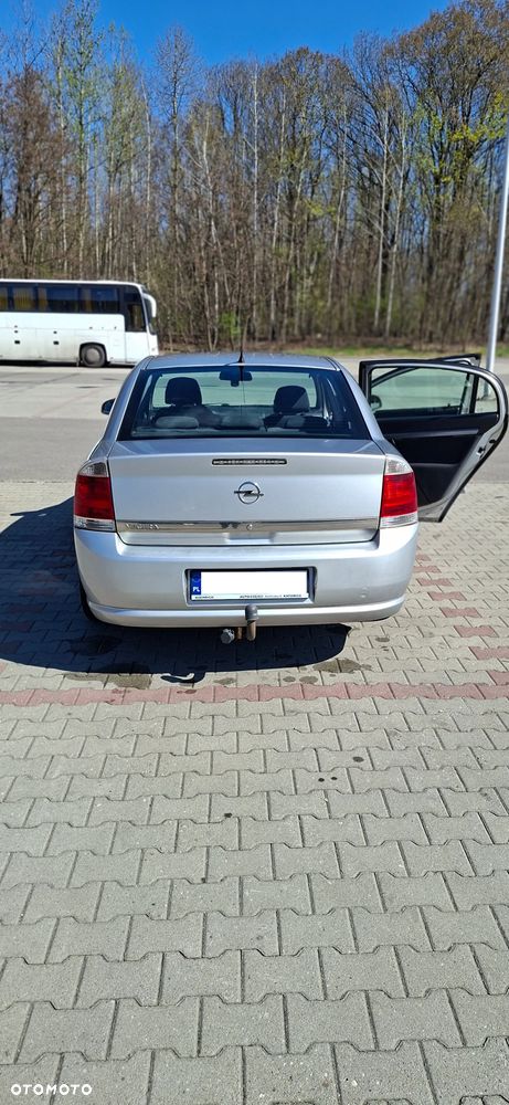 Opel Vectra 1.6 Essentia - 16