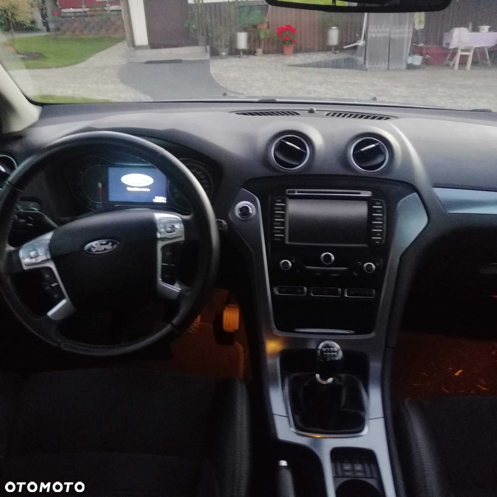 Ford Mondeo - 8