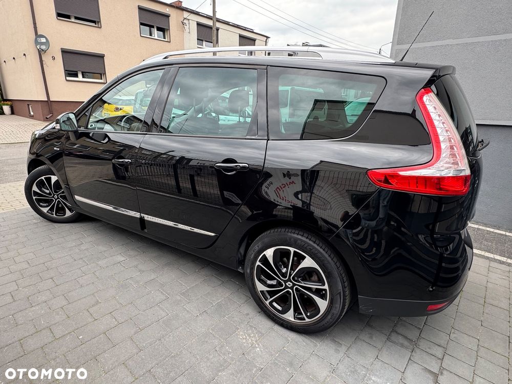 Renault Grand Scenic - 32