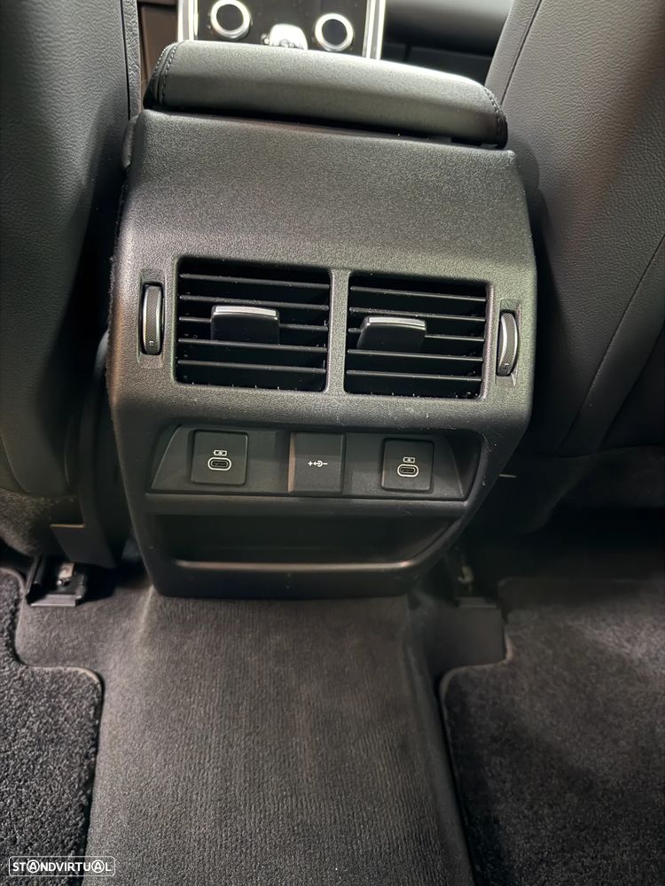 Land Rover Discovery Sport P300e - 29