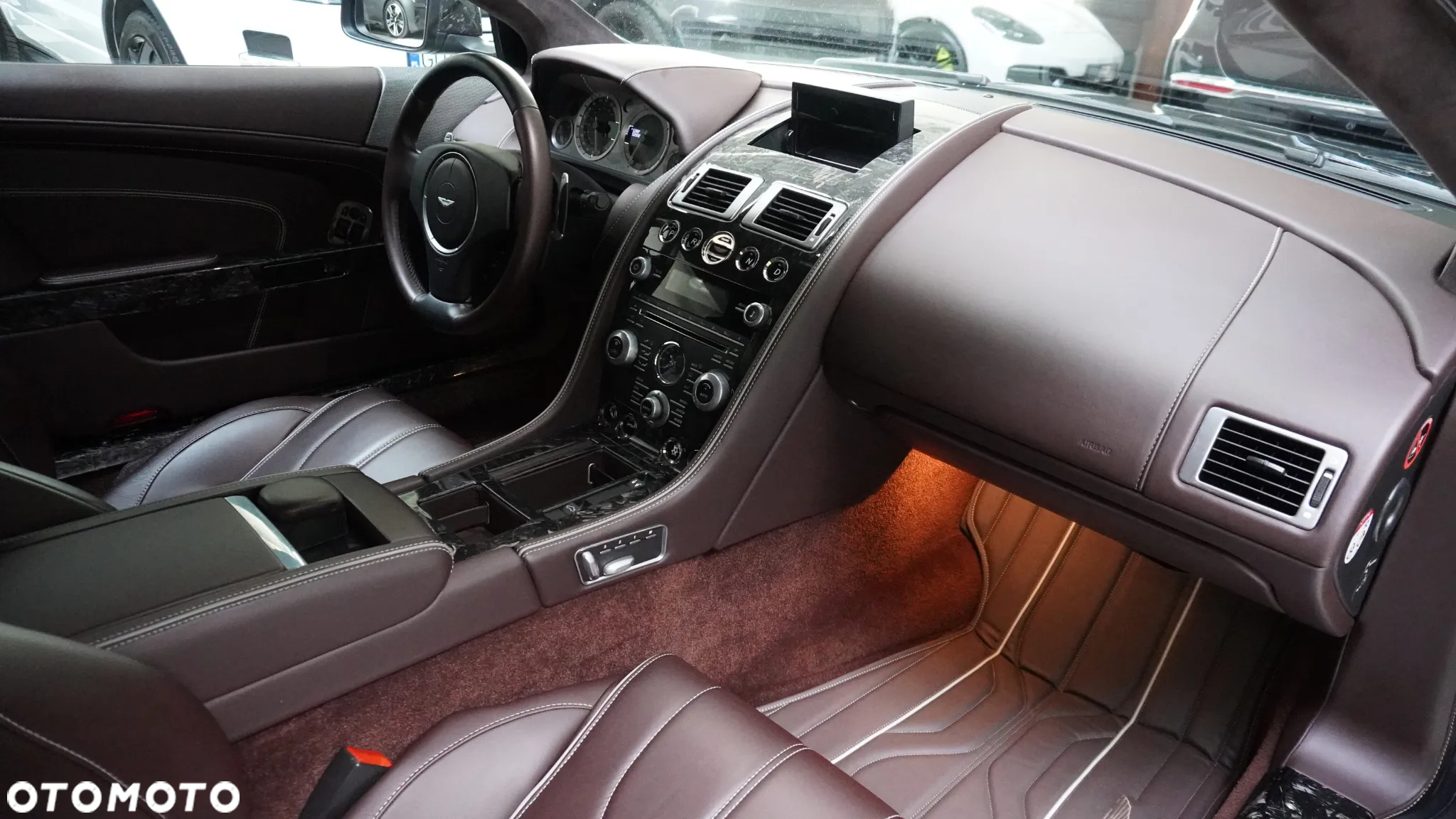 Aston Martin DB9 Touchtronic - 8