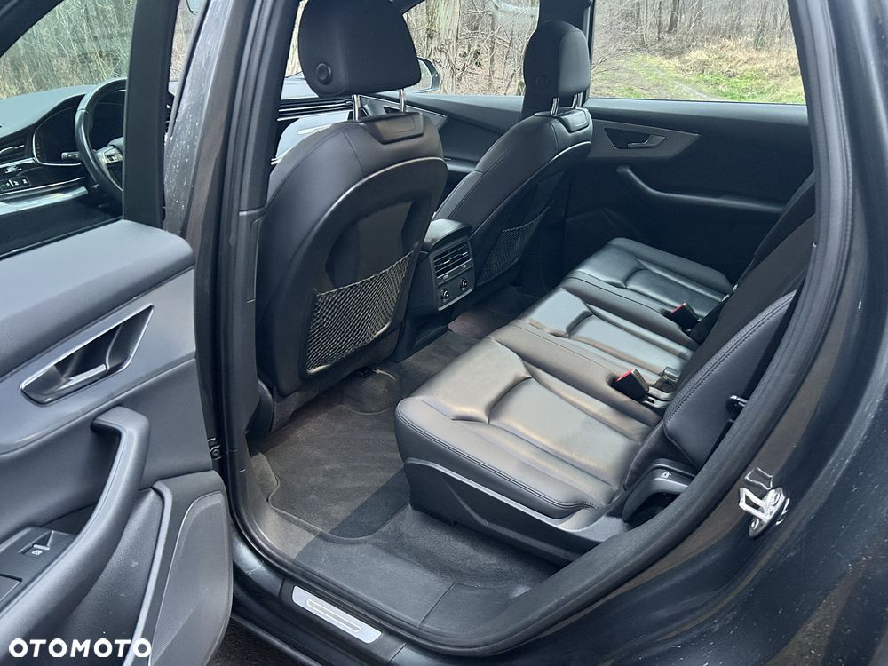 Audi Q7 - 35