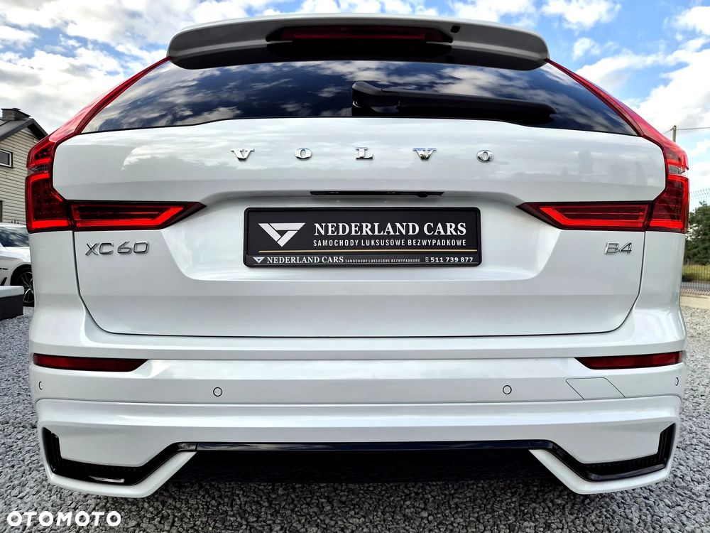 Volvo XC 60 B4 D Plus Dark - 40