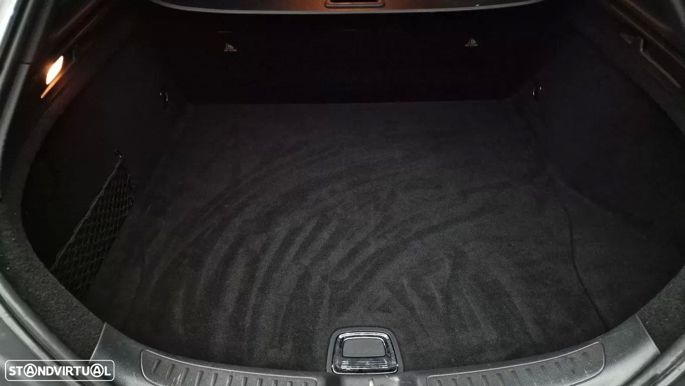 Mercedes-Benz CLA 180 d Shooting Brake AMG Line - 17
