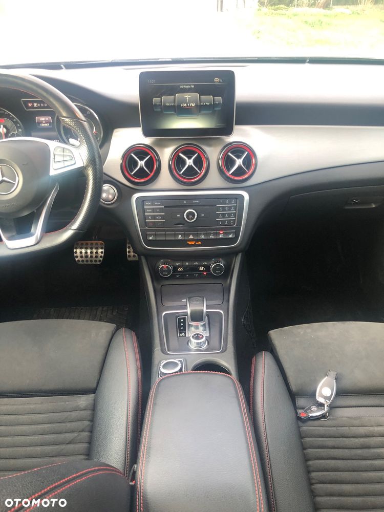 Mercedes-Benz GLA 45 AMG 4Matic 7G-DCT - 34