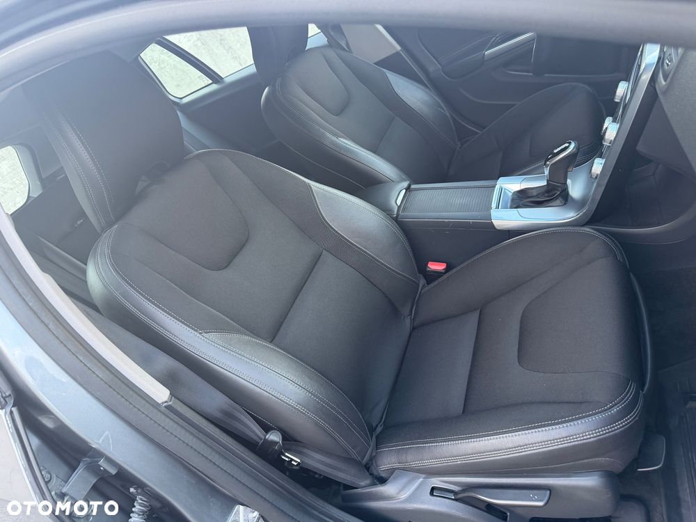 Volvo V60 D4 Geartronic Summum - 14