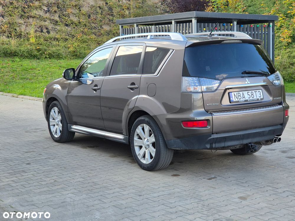 Mitsubishi Outlander - 6