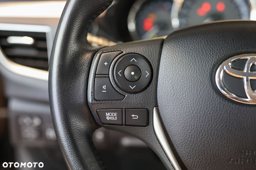 Toyota Corolla - 12