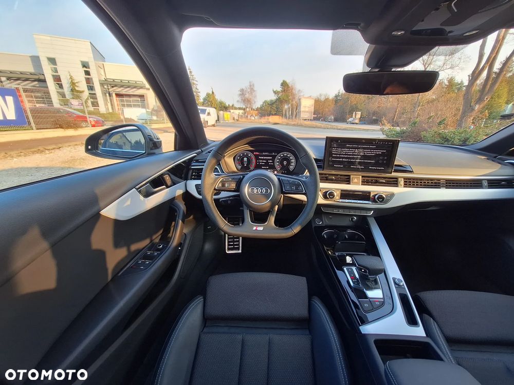 Audi A4 Limousine - 5