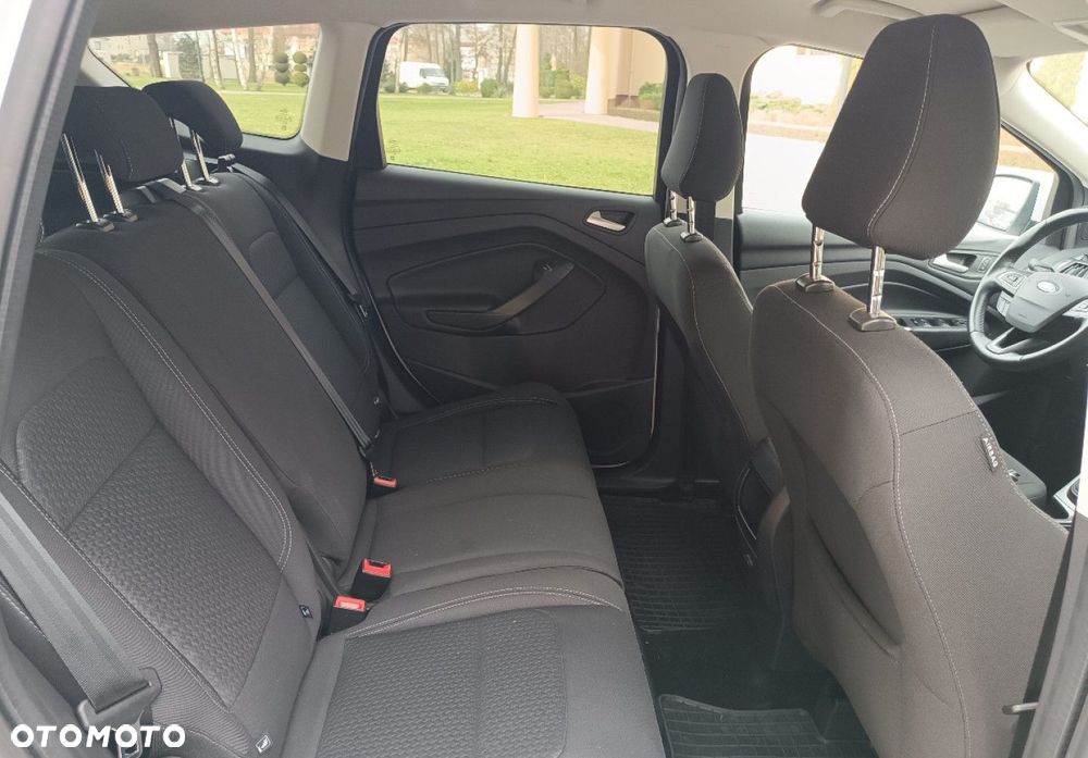 Ford Kuga - 17