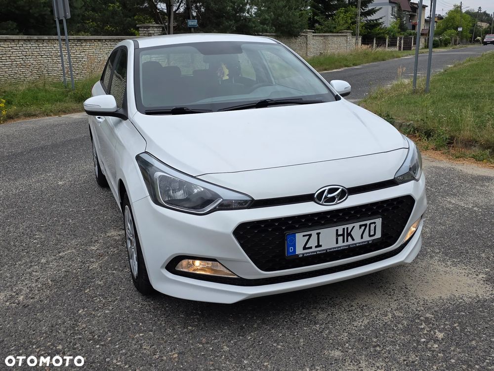 Hyundai i20 blue 1.2 Trend - 2