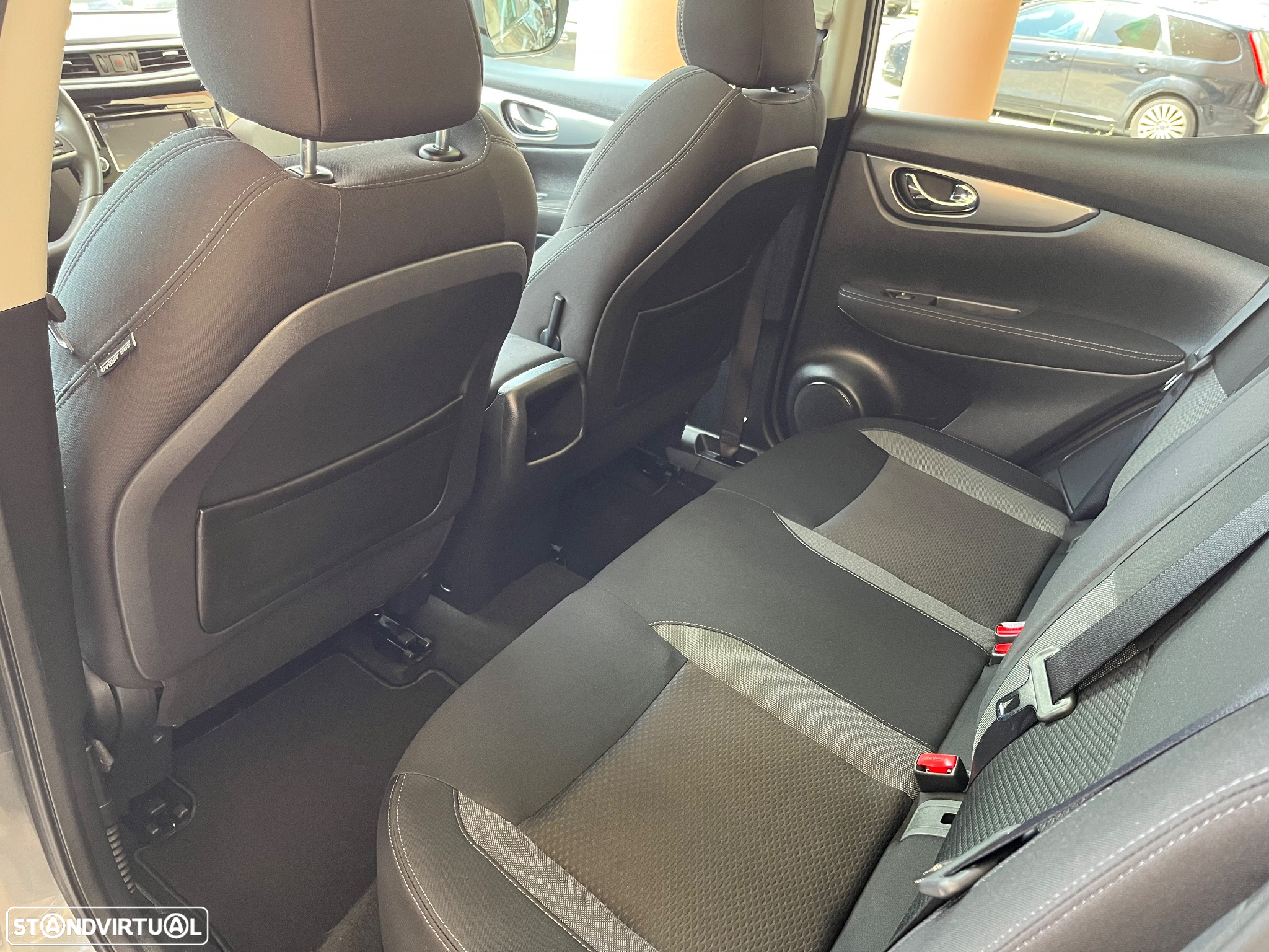 Nissan Qashqai 1.5 dCi N-Connecta 18 - 38