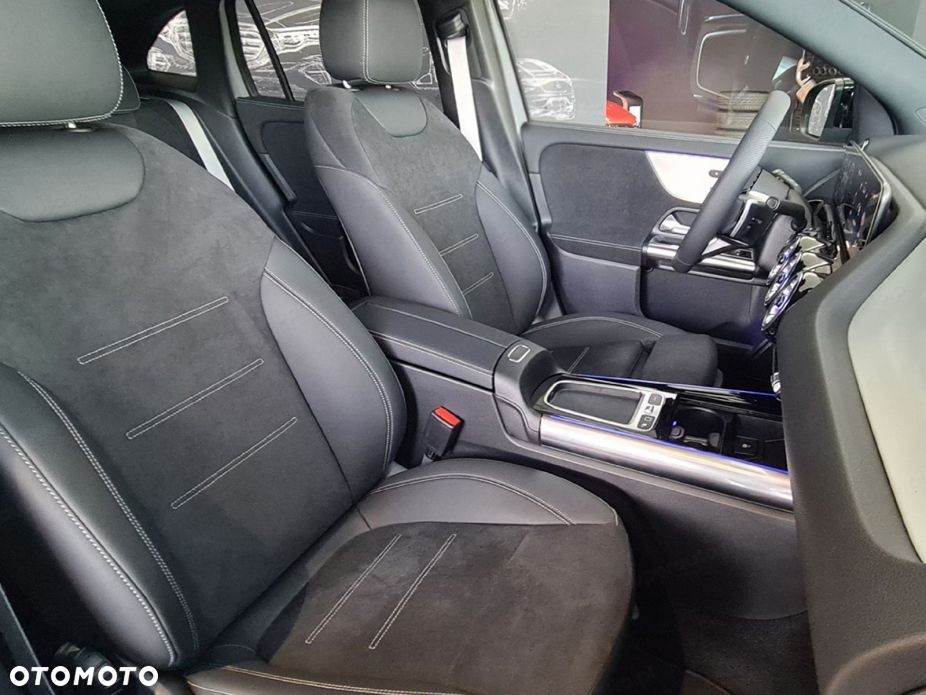 Mercedes-Benz GLA 200 AMG Line - 8