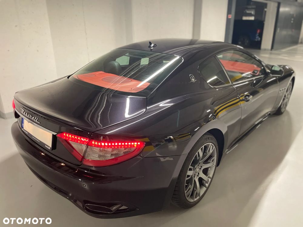 Maserati GranTurismo S Automat - 18